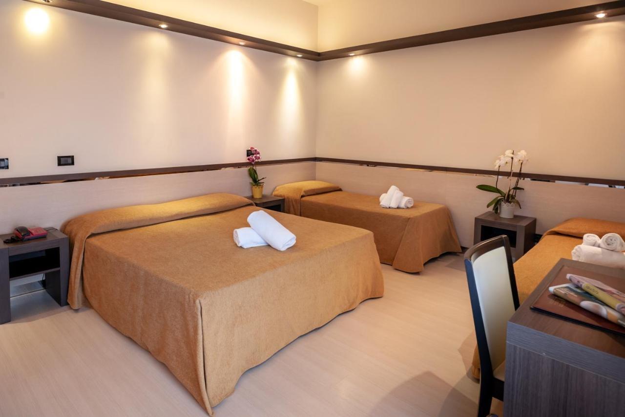 Hotel Mondial Porto Recanati Exteriér fotografie